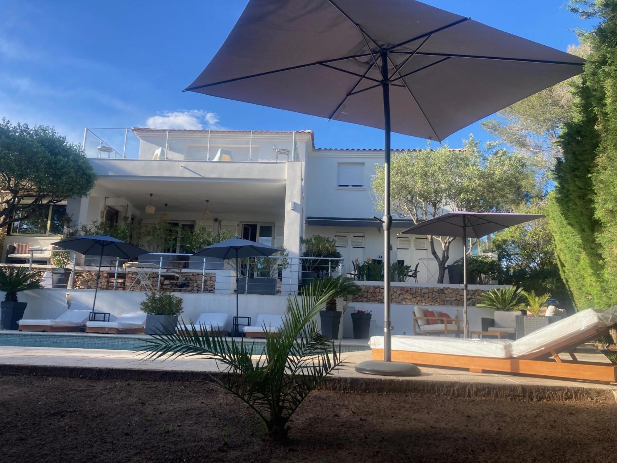 Villa A L'Etage Avec Piscine Proche Bord De Mer Saint-Raphaël Exterior foto